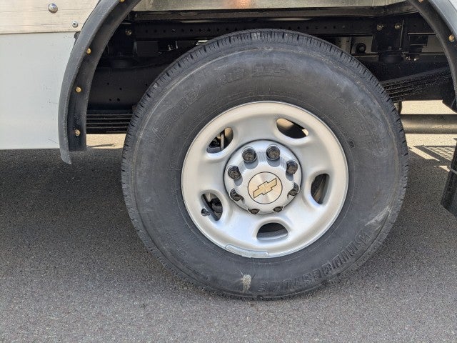 2024 Chevrolet Express Cutaway 3500 1WT