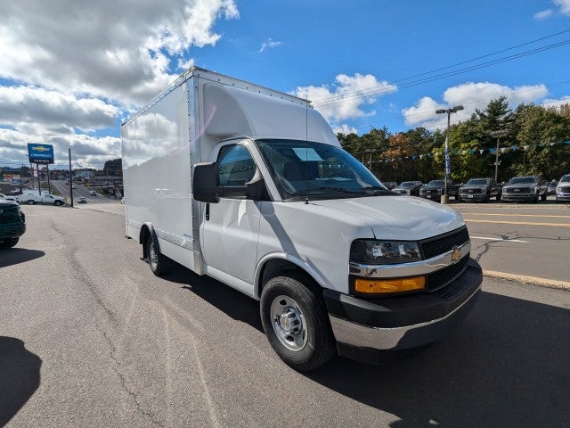 2024 Chevrolet Express Cutaway 3500 1WT