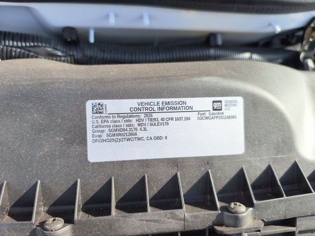 2025 Chevrolet Express Cargo WT