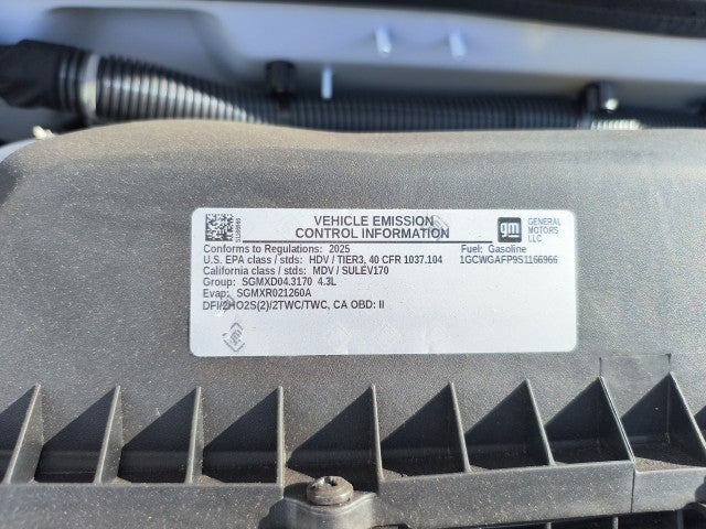 2025 Chevrolet Express Cargo WT