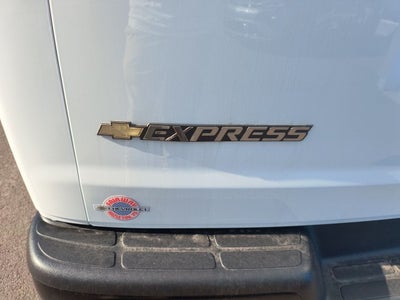 2025 Chevrolet Express Cargo WT