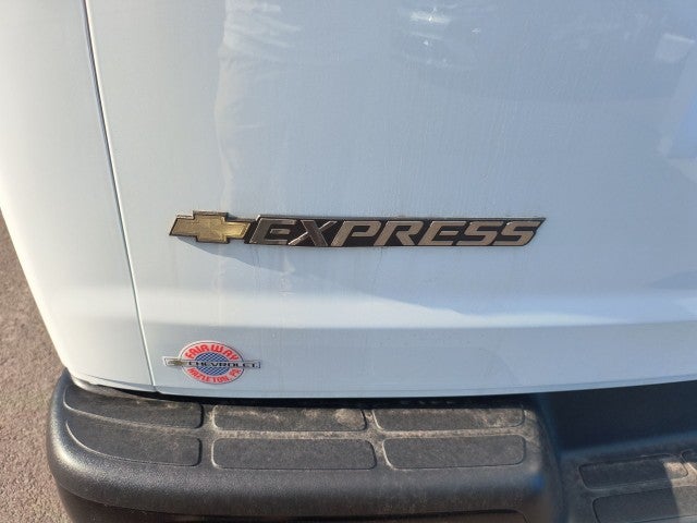 2025 Chevrolet Express Cargo WT
