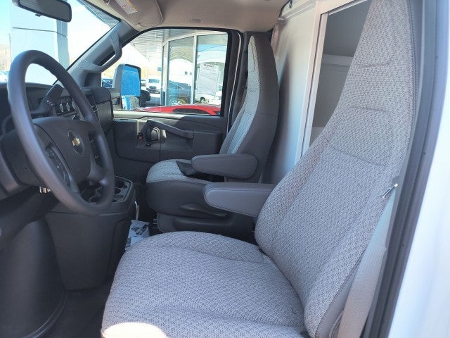 2024 Chevrolet Express Cutaway 3500 1WT