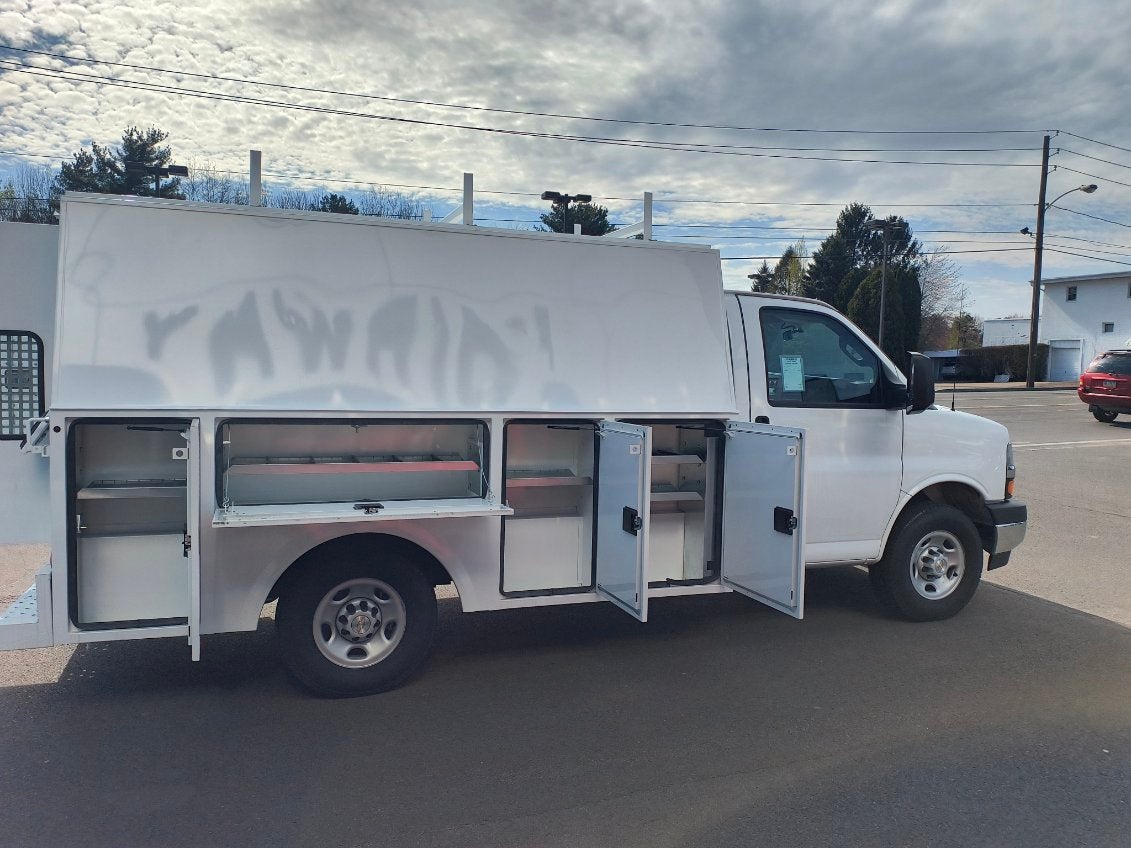 2024 Chevrolet Express Cutaway 3500 1WT