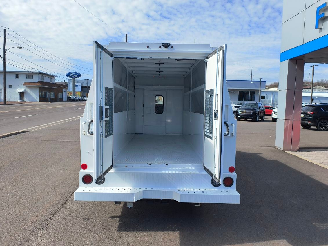 2024 Chevrolet Express Cutaway 3500 1WT