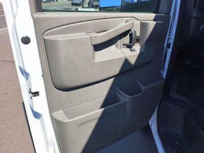 2024 Chevrolet Express Cutaway 3500 1WT