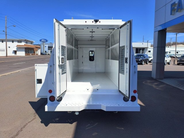 2024 Chevrolet Express Cutaway 3500 1WT