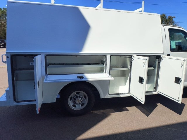 2024 Chevrolet Express Cutaway 3500 1WT
