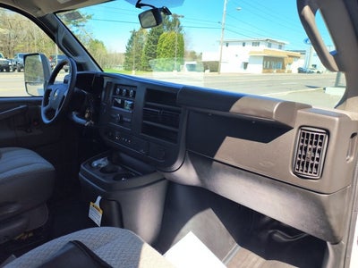 2024 Chevrolet Express Cutaway 3500 1WT