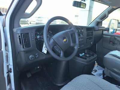 2024 Chevrolet Express Cutaway 3500 1WT