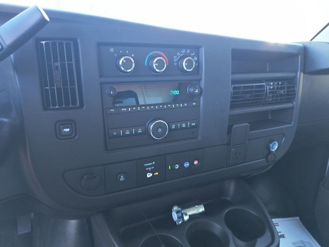 2024 Chevrolet Express Cutaway 3500 1WT