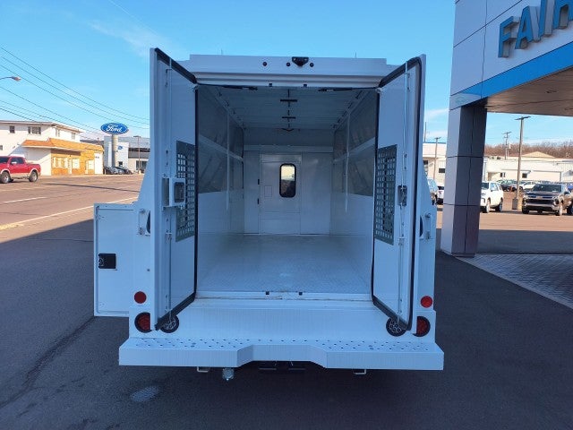 2024 Chevrolet Express Cutaway 3500 1WT