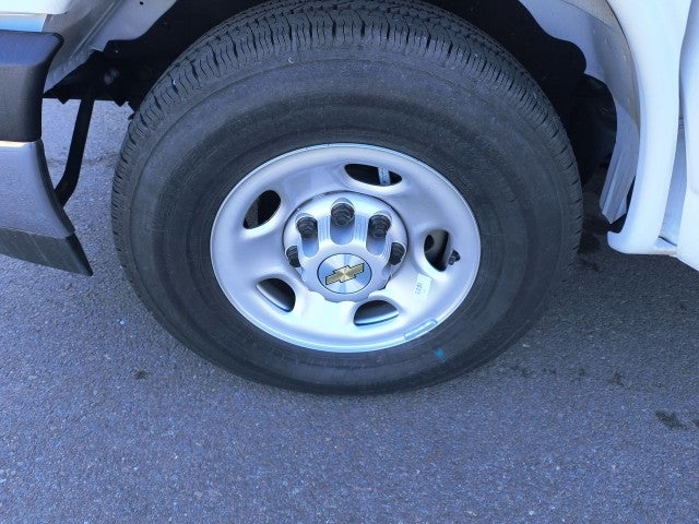 2024 Chevrolet Express Cutaway 3500 1WT
