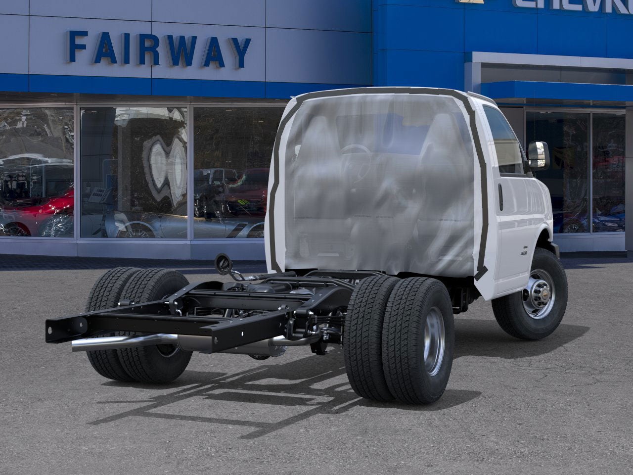 2025 Chevrolet Express Cutaway 3500 1WT