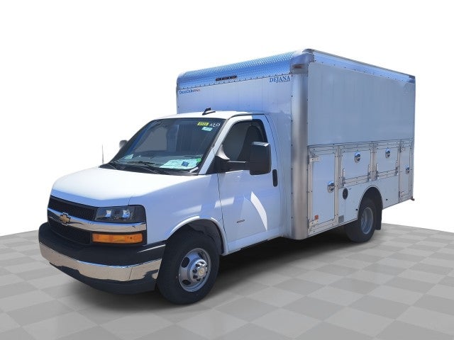 2024 Chevrolet Express Cutaway 3500 1WT