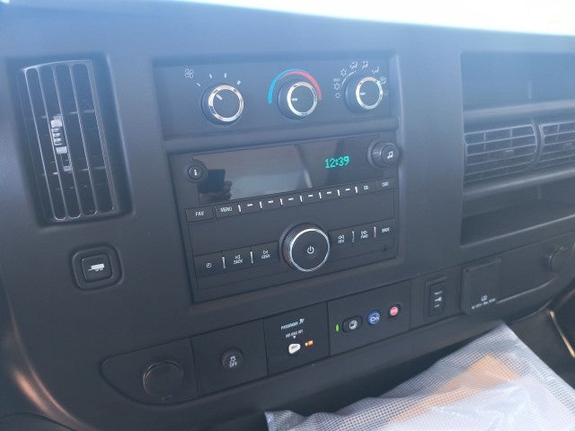 2024 Chevrolet Express Cutaway 3500 1WT