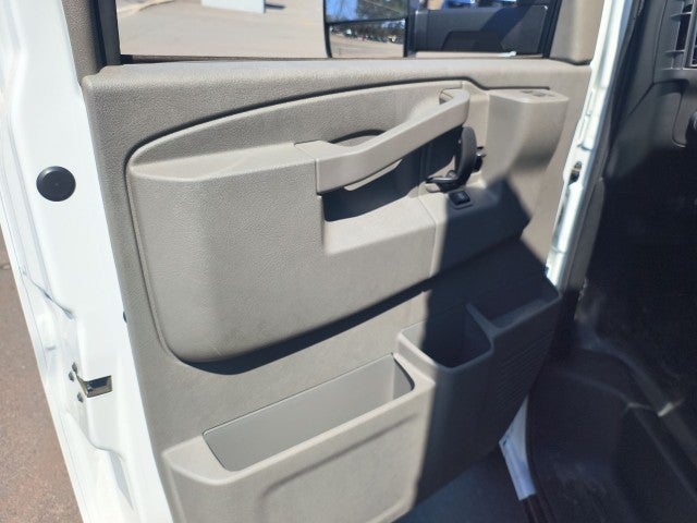 2024 Chevrolet Express Cutaway 3500 1WT
