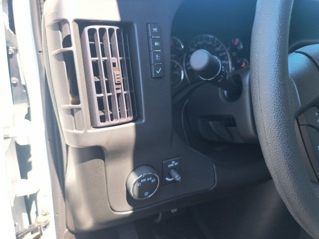 2024 Chevrolet Express Cutaway 3500 1WT