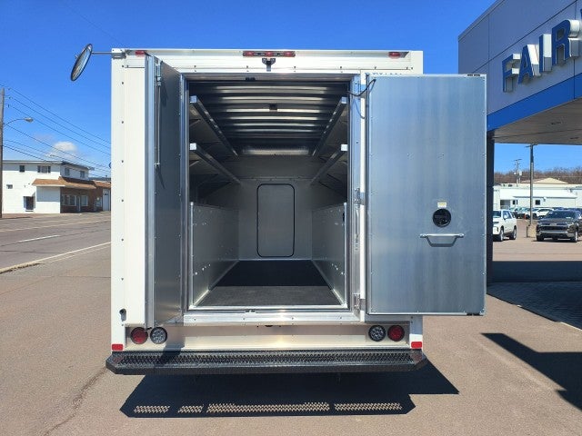 2024 Chevrolet Express Cutaway 3500 1WT
