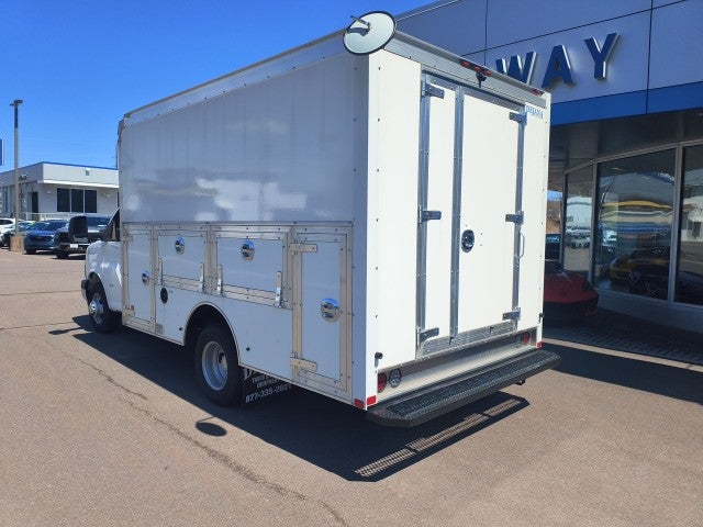 2024 Chevrolet Express Cutaway 3500 1WT