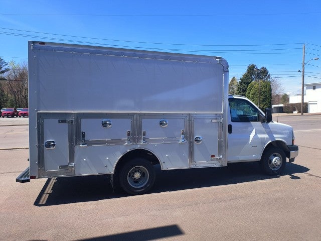 2024 Chevrolet Express Cutaway 3500 1WT